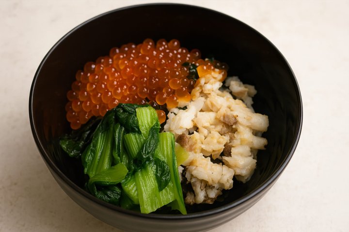 三色丼 いくら 小松菜 鱈 夜ご飯 簡単 三色丼 いくらレシピ 鱈レシピ ナムル 簡単丼レシピ おうちごはん 贅沢ごはん レシピ 一覧 サムネイル