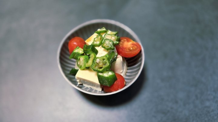 豆腐サラダ 夏レシピ 簡単 副菜 木綿豆腐 ヘルシー おうちごはん ポン酢ドレッシング ミニトマト 柚子胡椒 柚子胡椒サラダ 豆腐レシピ 夏のおかず さっぱり副菜 簡単サラダ オクラレシピ 冷たいおかず 和風サラダ ポン酢アレンジ レシピ 一覧 サムネイル