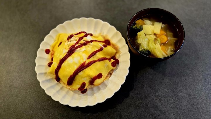 洋食献立 献立レシピ 今日の献立 オムライスレシピ 鶏むね肉レシピ ケチャップライス 簡単オムライス 野菜スープレシピ コンソメスープ 簡単おかず 時短レシピ ワンプレートごはん おうちごはん 家庭料理 30代主婦ごはん 夜ごはん記録 昼ごはん記録 手軽レシピ バランス献立 レシピ 献立 一覧 サムネイル