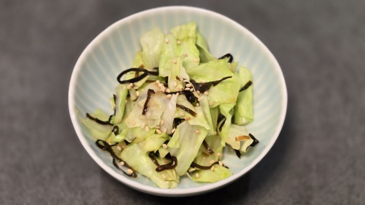 キャベツレシピ 塩昆布レシピ 簡単副菜 レンジ調理 作り置きおかず お弁当おかず 野菜の副菜 時短レシピ おうちごはん 家族ごはん ヘルシー献立 和えるだけレシピ 節約レシピ ごま油レシピ 献立のヒント レシピ 一覧 サムネイル