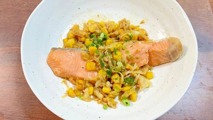 鮭 ちゃんちゃん焼き 簡単 フライパン ヘルシー 家庭料理 鮭レシピ 野菜たっぷり 簡単 フライパン 栄養満点 おうちごはん ご飯が進む 時短 魚料理 レシピ 一覧 サムネイル