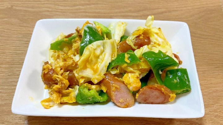 ソーセージ 野菜 チーズ 卵とじ 簡単 朝ごはん 卵料理 チーズレシピ ソーセージレシピ 野菜たっぷりレシピ 朝ごはん 簡単おかず 栄養満点レシピ 時短レシピ レシピ 一覧 サムネイル