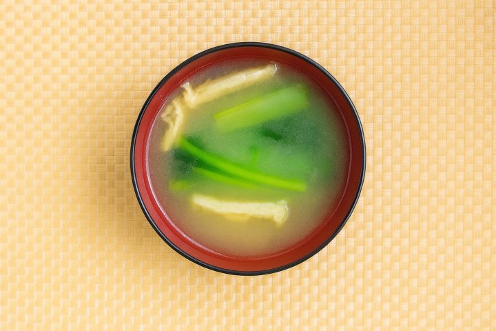 味噌汁 小松菜 簡単レシピ 和食レシピ 朝ごはん ほっとするごはん レシピ 一覧 サムネイル