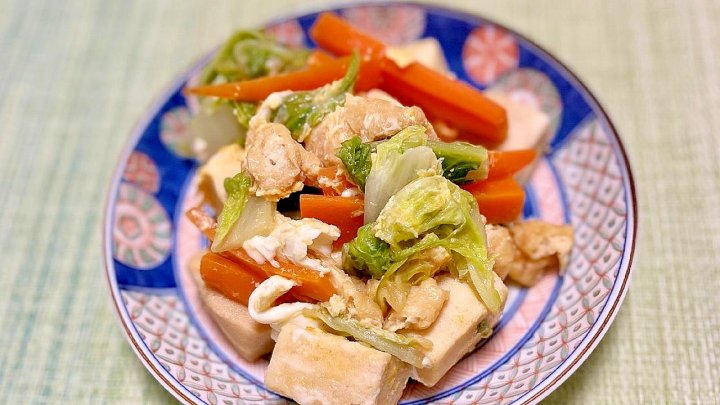 高野豆腐 白菜 人参 油揚げ 卵とじ ヘルシー 和食 めんつゆ 簡単 レシピ