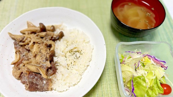 クリスマス クリーム煮献立 洋食ごはん 簡単洋食 おうちレストラン 牛肉レシピ きのこレシピ フライパンごはん 時短レシピ 特別な日のごはん ごちそう献立 洋食ディナー 彩り献立 栄養満点ごはん おうち時間献立 冬のごはん 献立 一覧 サムネイル