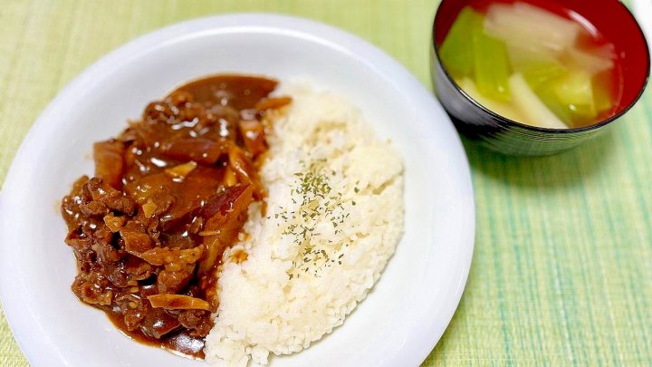 ビーフシチュー 献立 簡単 ビーフシチュー 秋レシピ さつまいもレシピ 舞茸レシピ 洋食献立 家庭料理 おうちごはん 晩ごはん記録 野菜たっぷり コンソメスープ 季節のごはん 簡単洋食 彩り献立 牛肉レシピ 食卓記録 献立 一覧 サムネイル