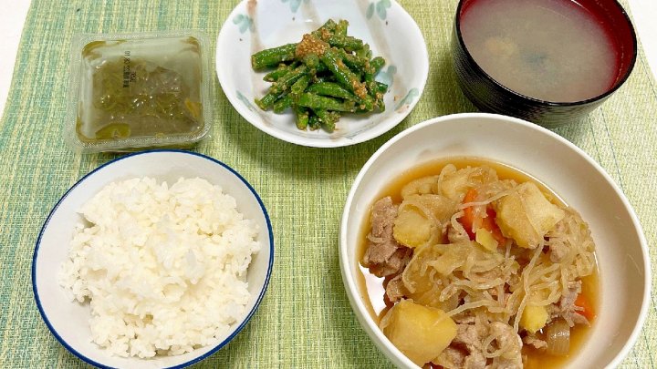 肉じゃが 和食献立 定番おかず 健康ごはん 一汁二菜 家庭料理 栄養満点 ごはんのお供 バランス献立 ほっとするごはん 野菜たっぷり 日本の食卓 献立アイデア 簡単和食 ごはんが進む 献立 一覧 サムネイル