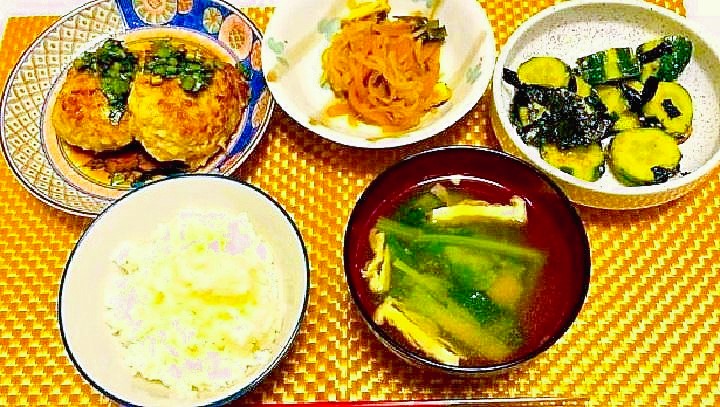 鶏つくね きゅうりの海苔和え 切り干し大根の煮物 小松菜のお味噌汁 簡単 献立 和食献立 ジューシーつくね おうちごはん 献立 一覧 サムネイル